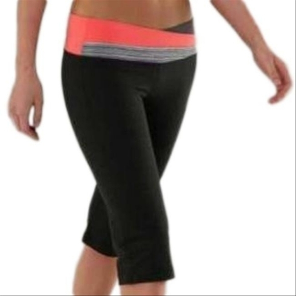 Lululemon Astro Capri Waisted Yoga Goove - Picture 9 of 9